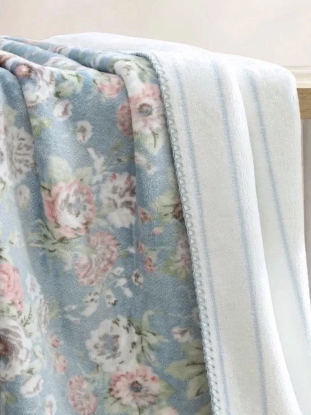 Laura Ashley Camilla ~ Coco Flannel Throw Reversible Super Soft Throw ~ 50 X 70